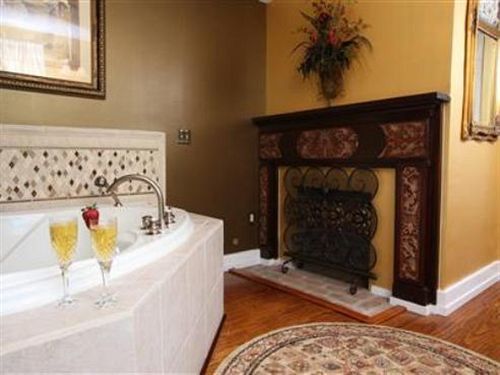 Orange Chestnut Hill Bed & Breakfast חדר תמונה